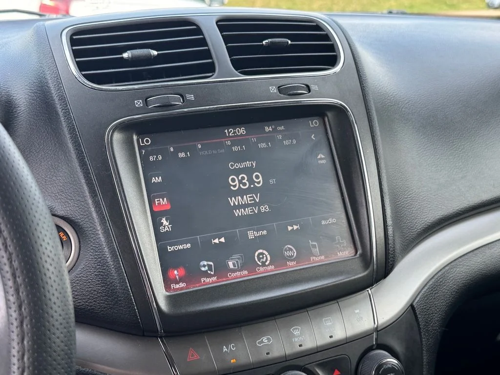 Used 2018 Black Dodge Crossroad image 24