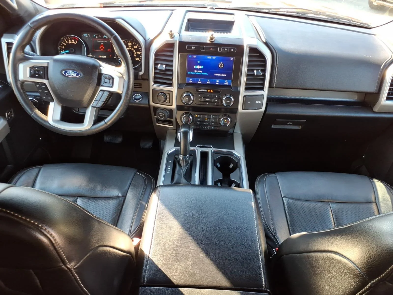 Used 2020 RED Ford LARIAT image 23