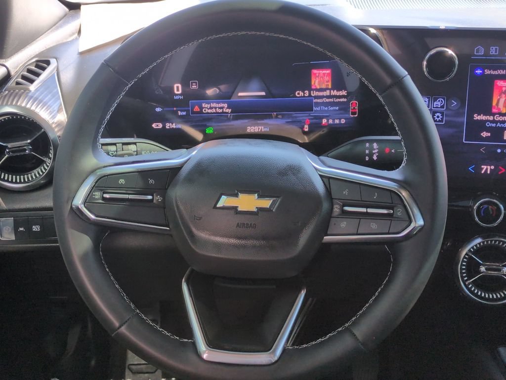 Used 2024 Summit White Chevrolet LT image 14
