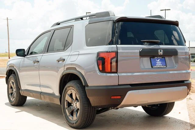 New 2026 Sonic Gray Pearl Honda RTL image 3