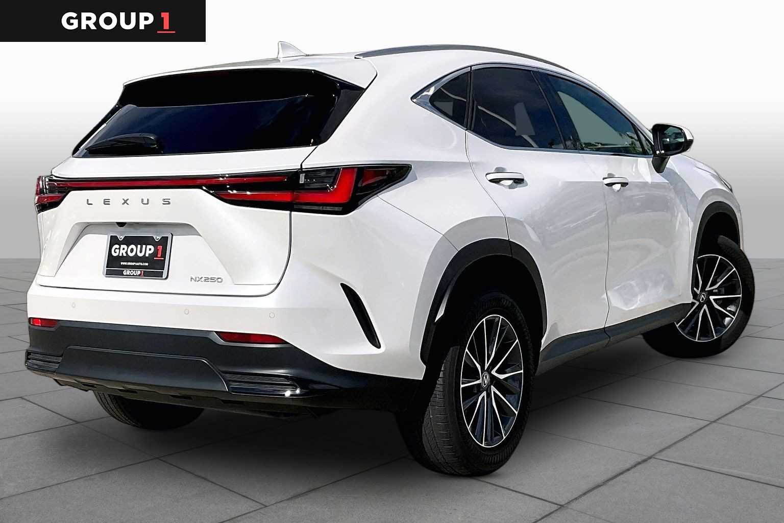Used 2025 Eminent White Pearl Lexus  image 11