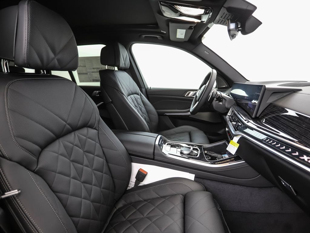New 2026 Black Sapphire Metallic BMW xDrive40i image 31
