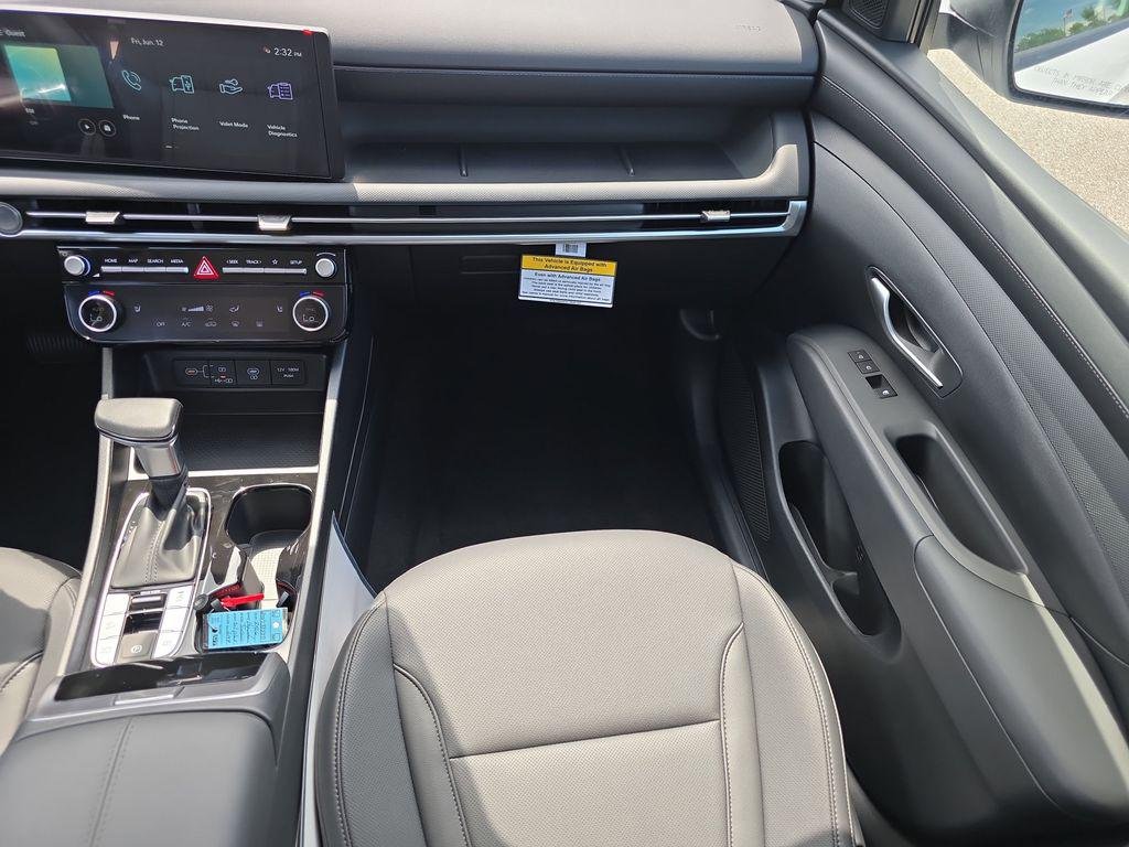 New 2026 White Pearl Hyundai SEL FWD image 15