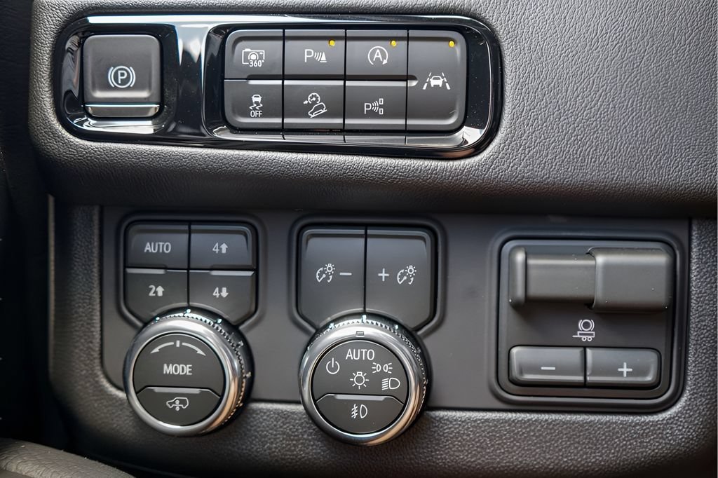 2026 GMC Yukon Denali - Photo 15