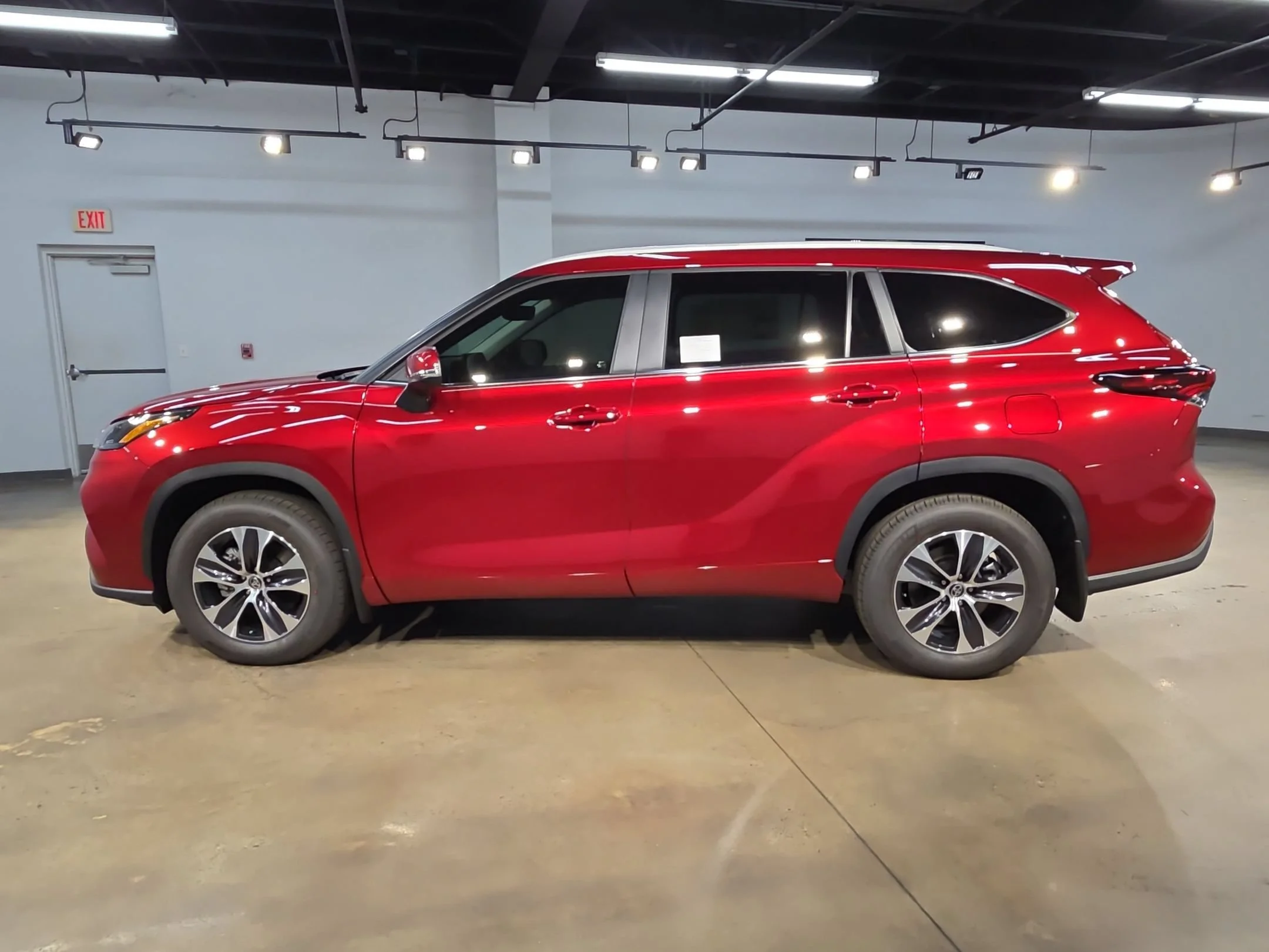 New 2026 Ruby Flare Pearl Toyota XLE image 4