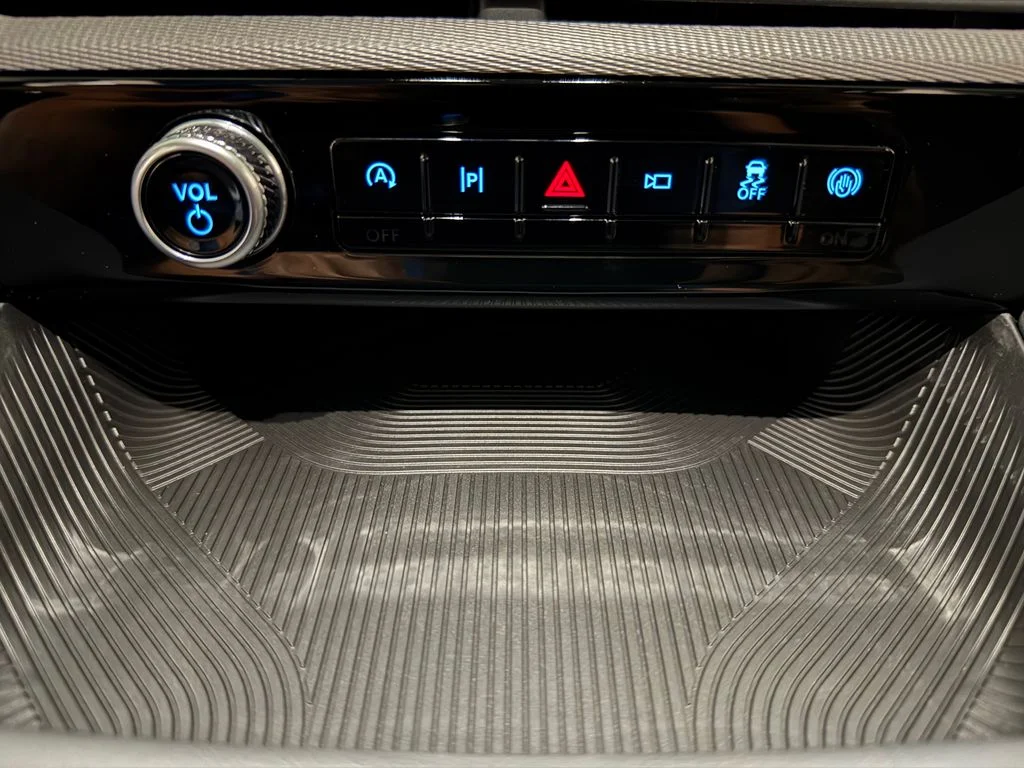 New 2026 Black Ford Active image 33