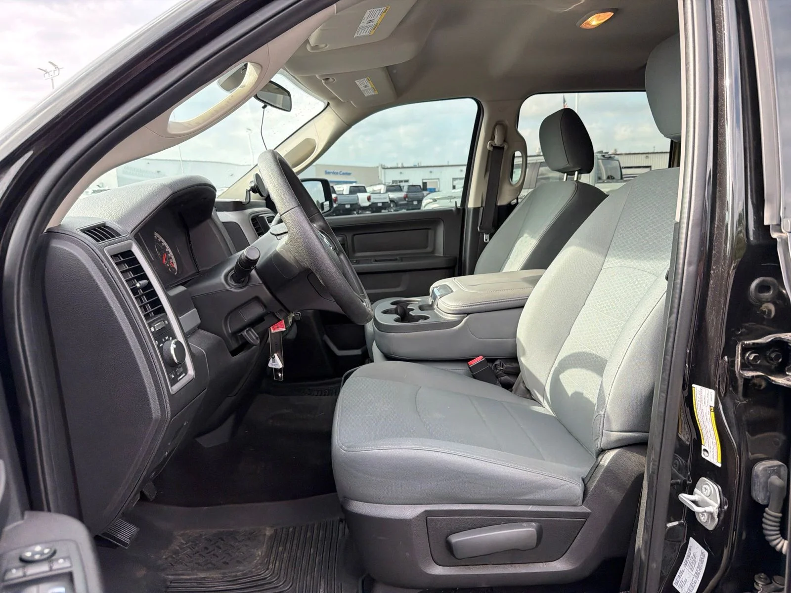 Used 2017 Brilliant Black Crystal Pearlcoat Ram Tradesman image 11