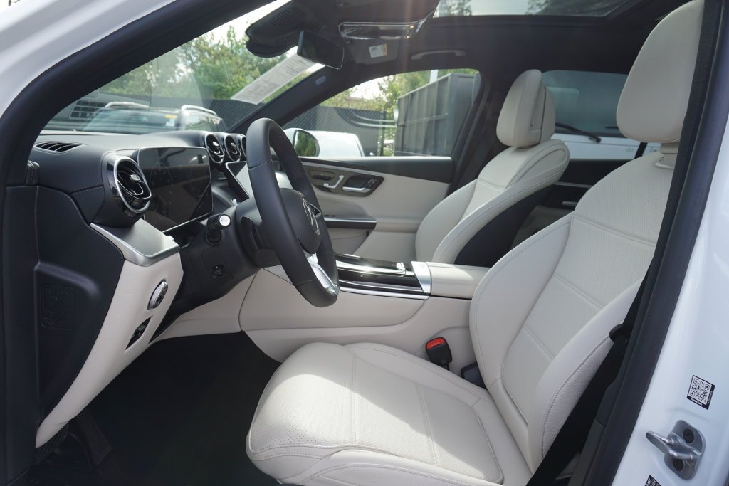 Certified Used 2024 Polar White Mercedes-Benz GLC 300 image 11