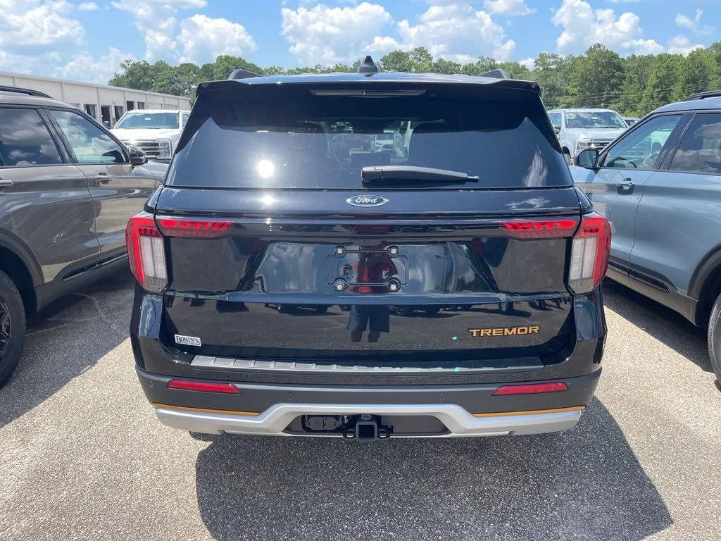New 2026 Agate Black Metallic Ford Tremor® image 10