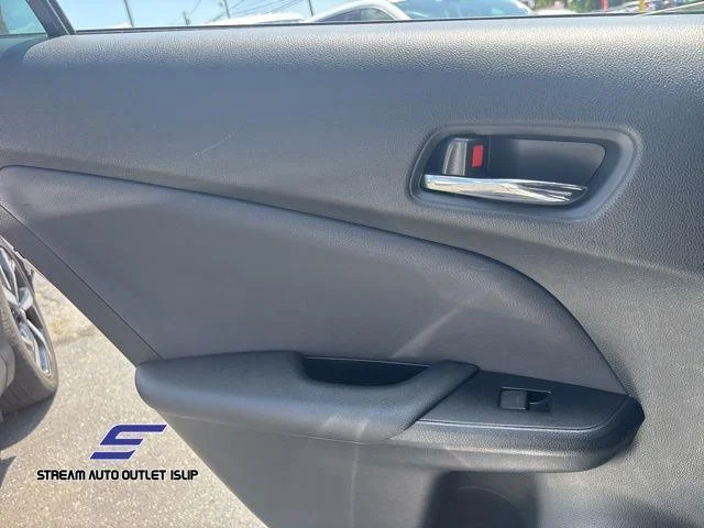 Used 2022 Silver Toyota LE image 21
