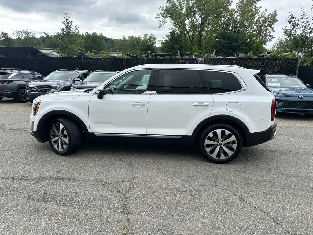 Used 2020 White Kia EX image 3