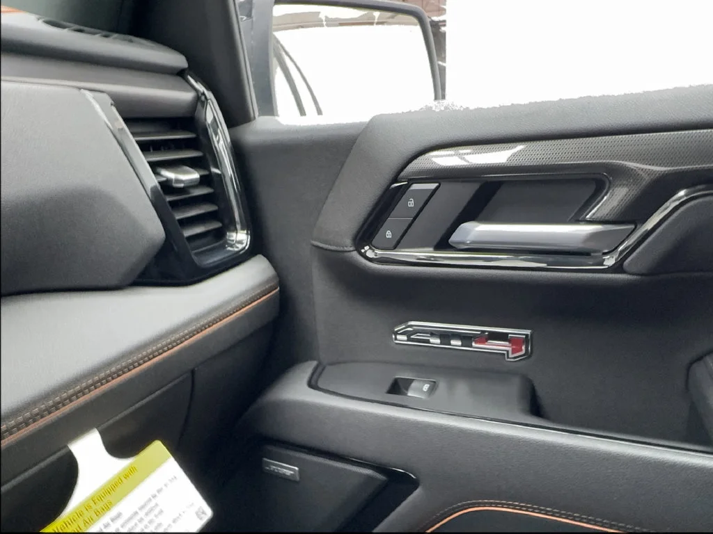 Used 2025 White GMC AT4 image 53