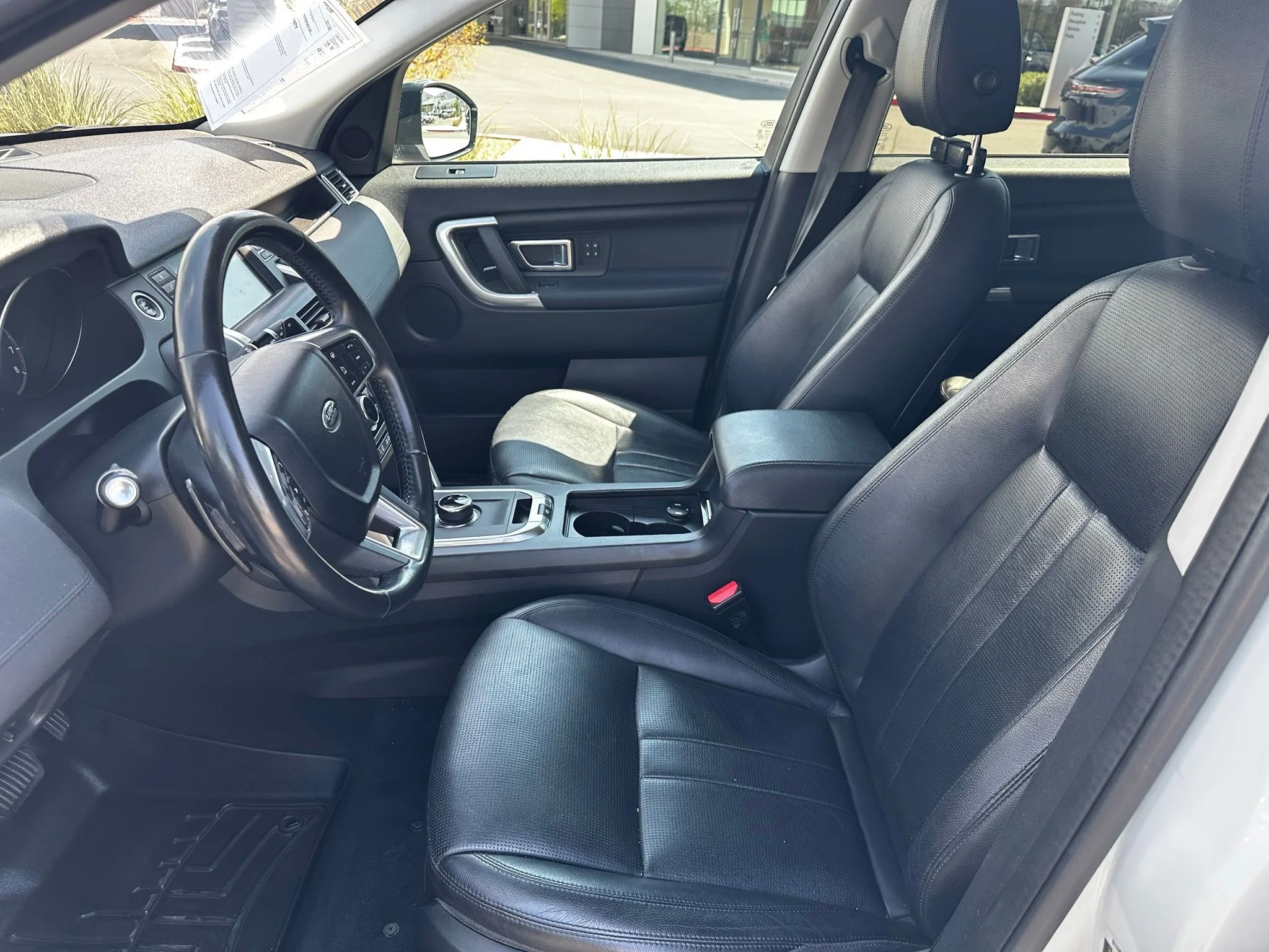 Used 2018 Fuji White Land Rover HSE image 15