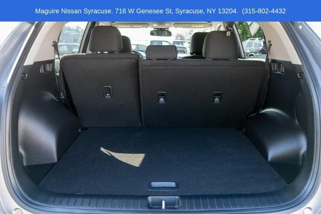 Used 2022 Gray Kia LX image 10