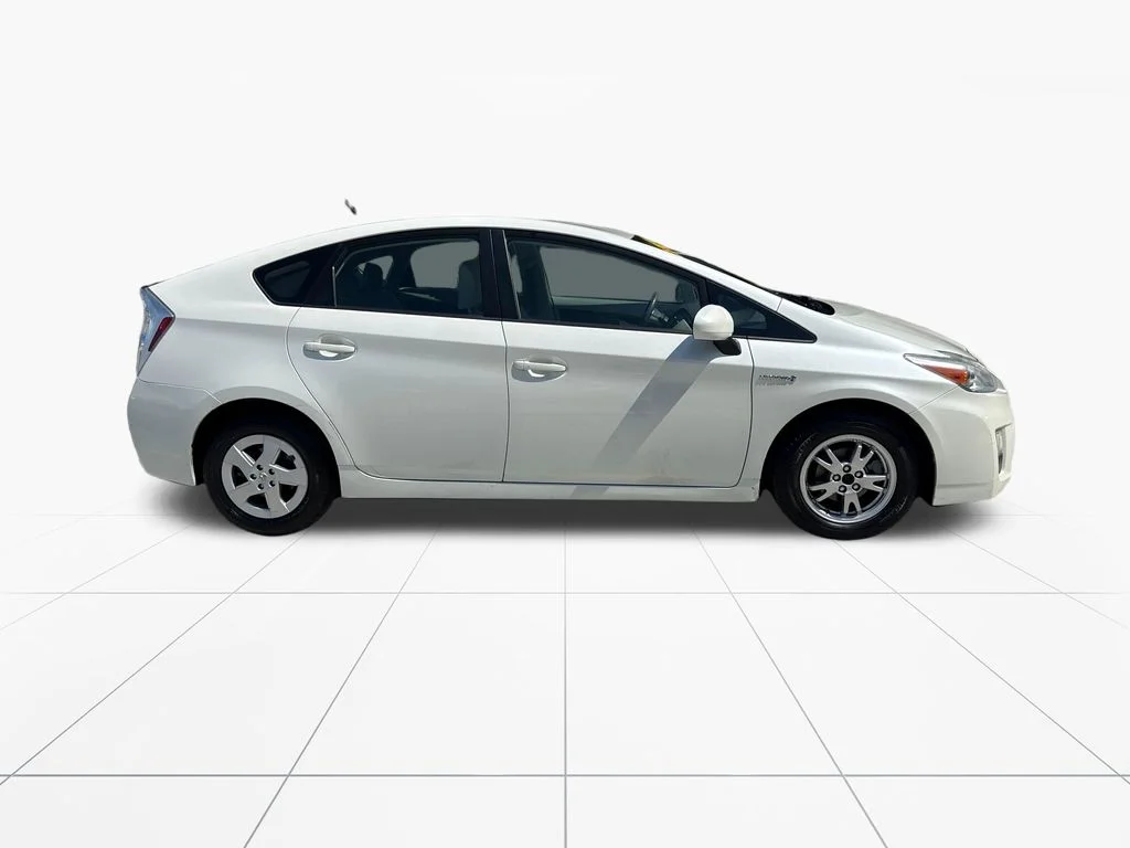 Used 2010 Blizzard Pearl Toyota I image 9