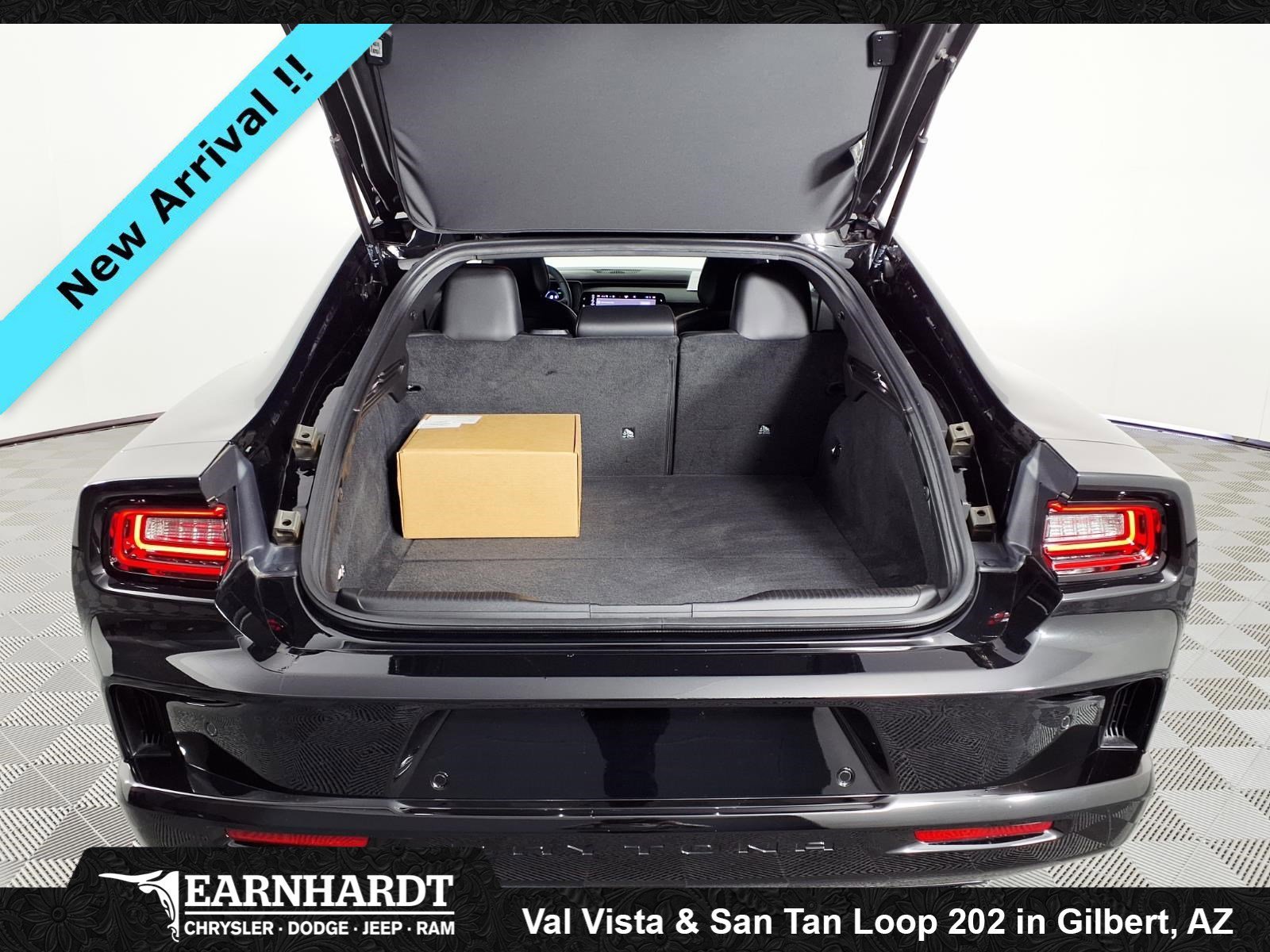 2025 Dodge Charger Daytona R/T - Photo 8