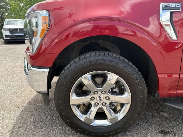 Used 2021 Red Ford XLT image 10