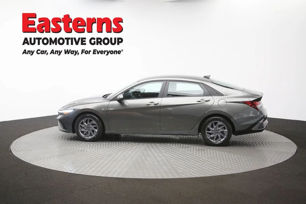 Used 2024 Gray Hyundai SEL image 59
