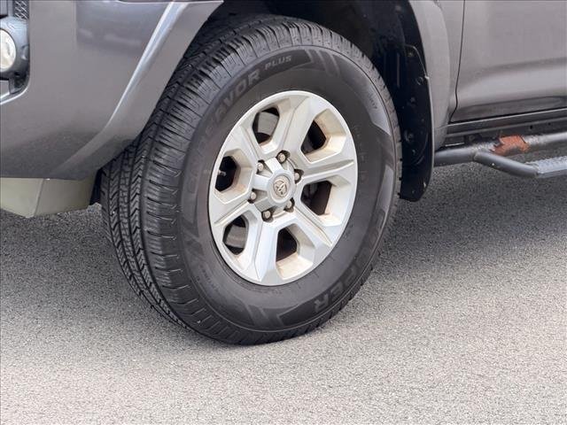 Used 2018 Magnetic Gray Metallic Toyota SR5 image 23
