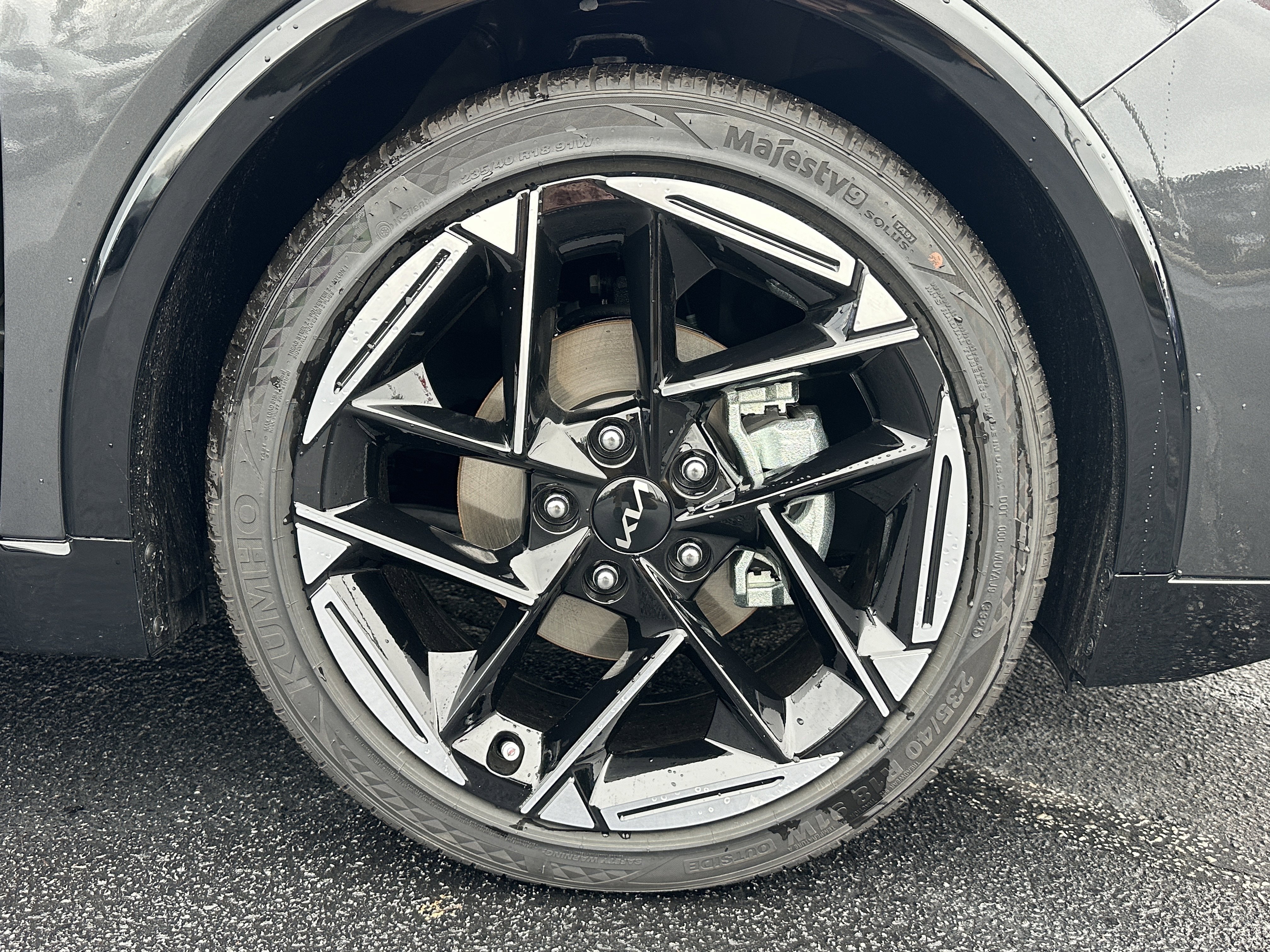 New 2026 Interstellar Gray Kia GT-Line image 13