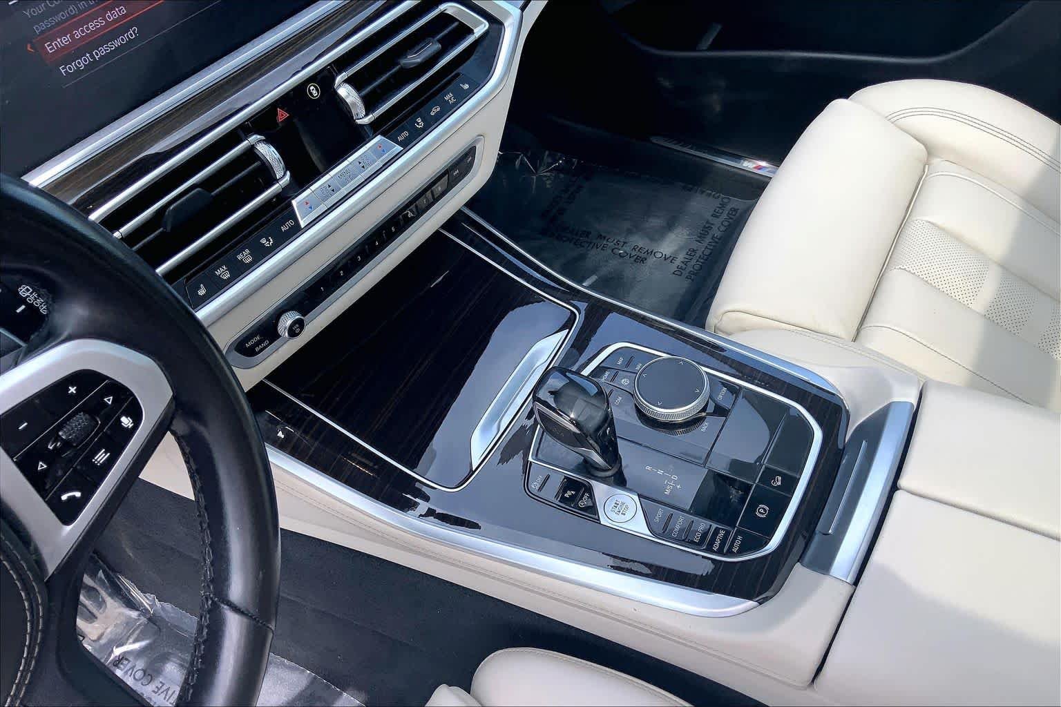 Used 2019 Sunstone Metallic BMW xDrive50i image 17