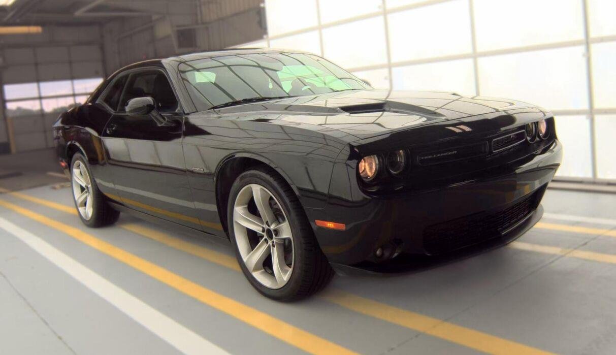 Used 2015 Pitch Black Clearcoat Dodge R/T image 2