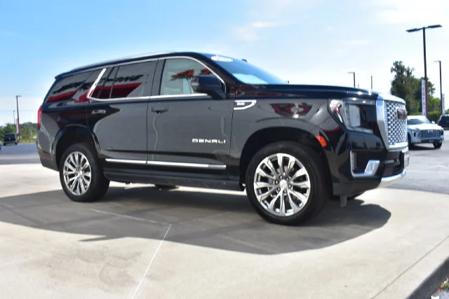 Used 2021 Black GMC Denali image 4