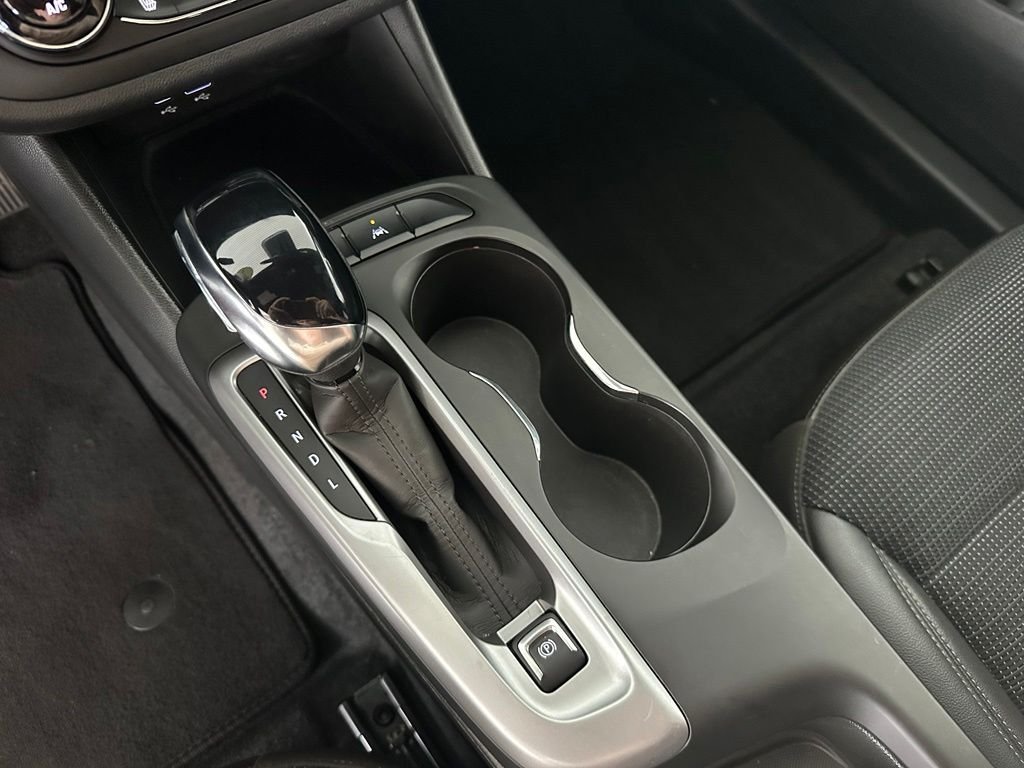 Used 2025 Black Buick Preferred image 28