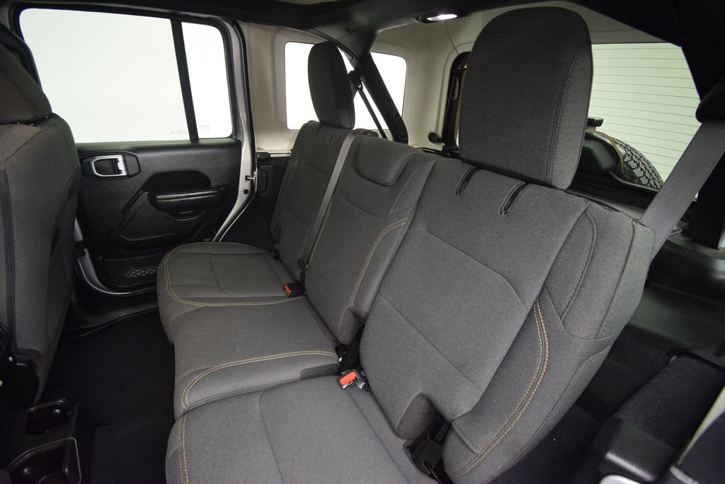 Used 2024 Silver Zynith Clearcoat Jeep Sport S image 23