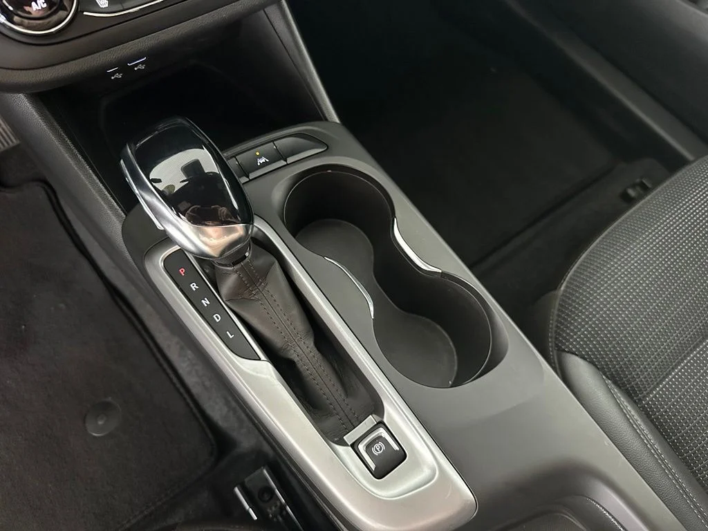 Used 2025 Black Buick Preferred image 28