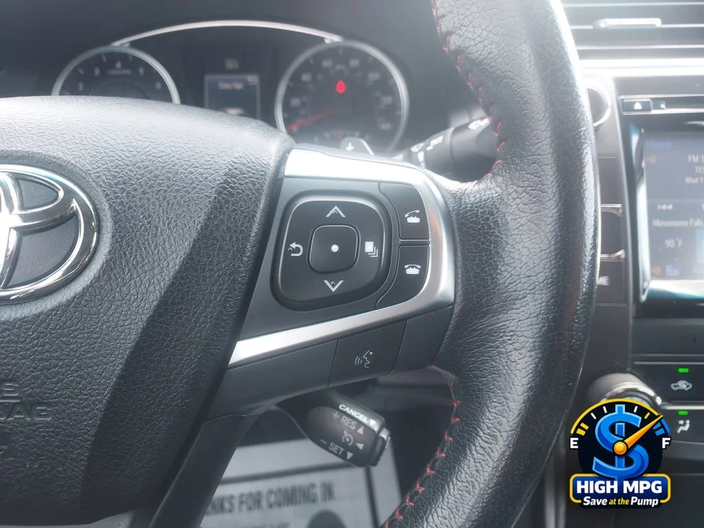 Used 2016 Gray Toyota SE image 17
