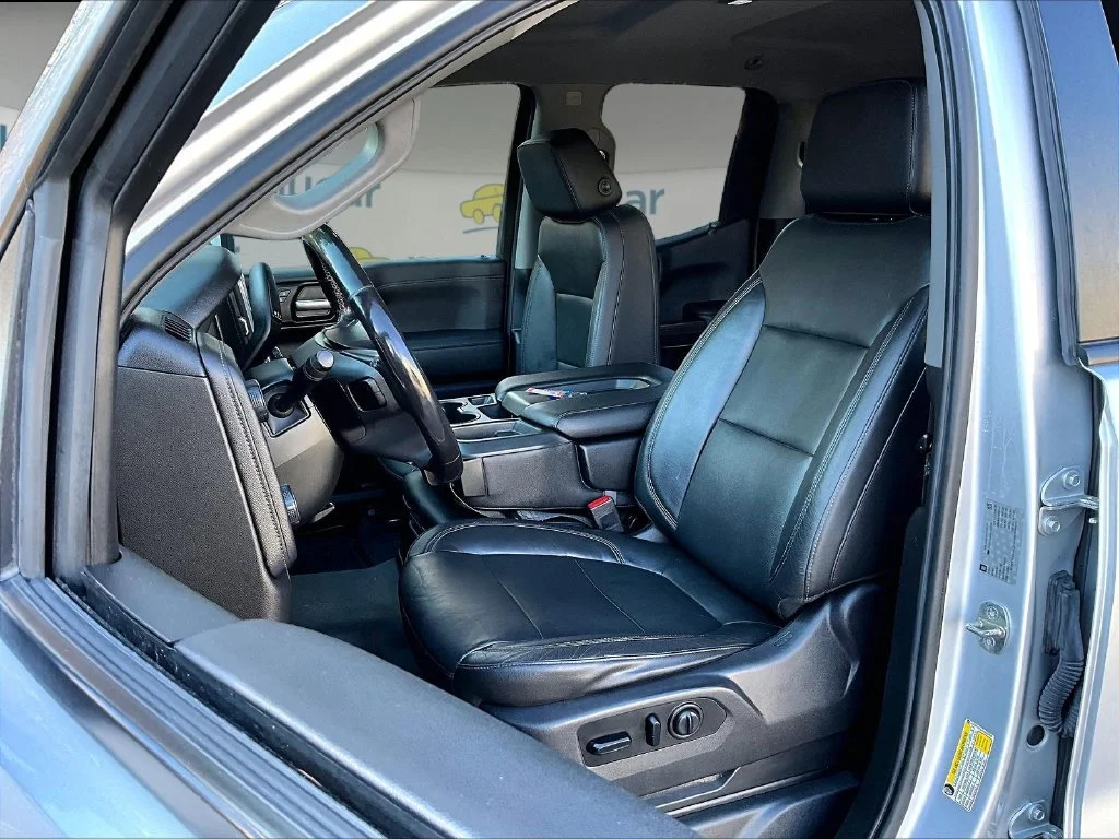 Used 2019 Silver Ice Metallic Chevrolet LT image 10