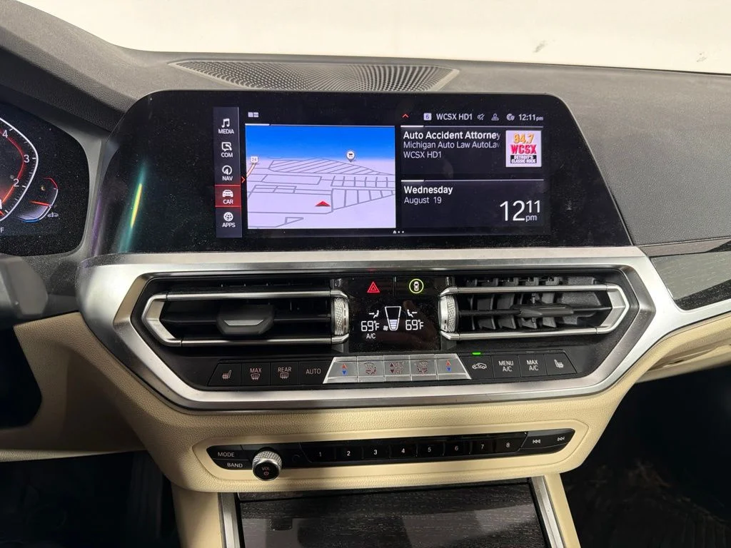 Used 2021 White BMW 330i xDrive image 29