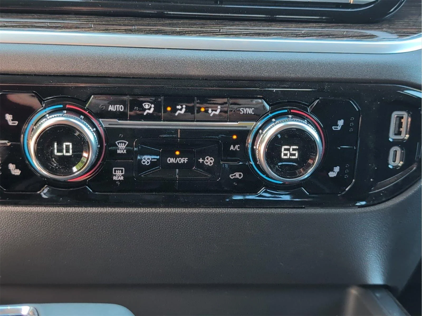 New 2026 Onyx Black GMC Elevation image 21