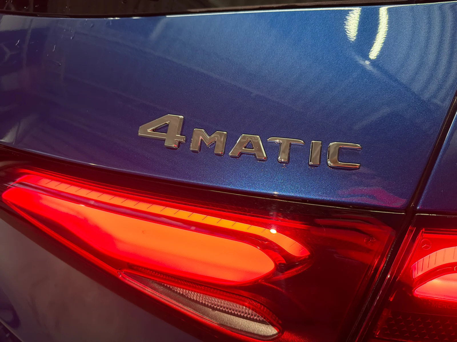 New 2026 White Mercedes-Benz 300 4matic Suv image 28
