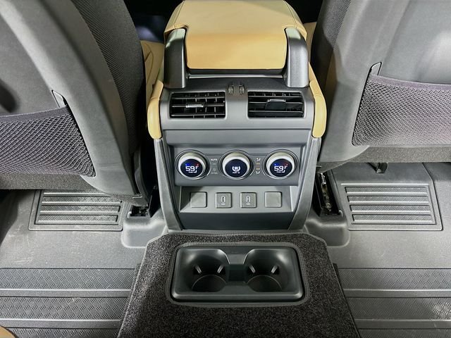 2026 Land Rover Defender V8 - Photo 25