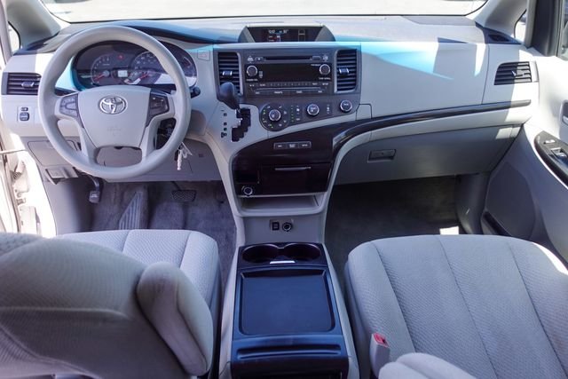 Used 2011 White Toyota LE image 4