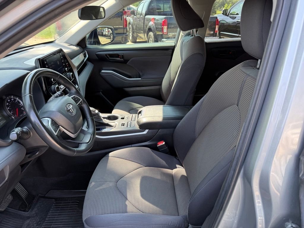 Used 2022 Celestial Silver Metallic Toyota LE image 11