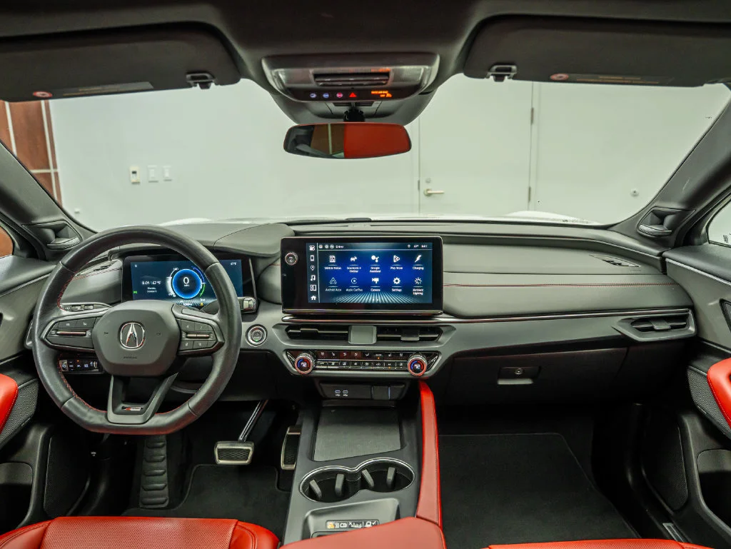 Used 2024 Snowfall Pearl Acura  image 4