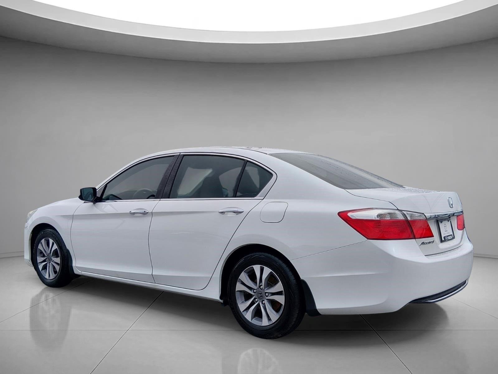 Used 2015  Honda LX image 3