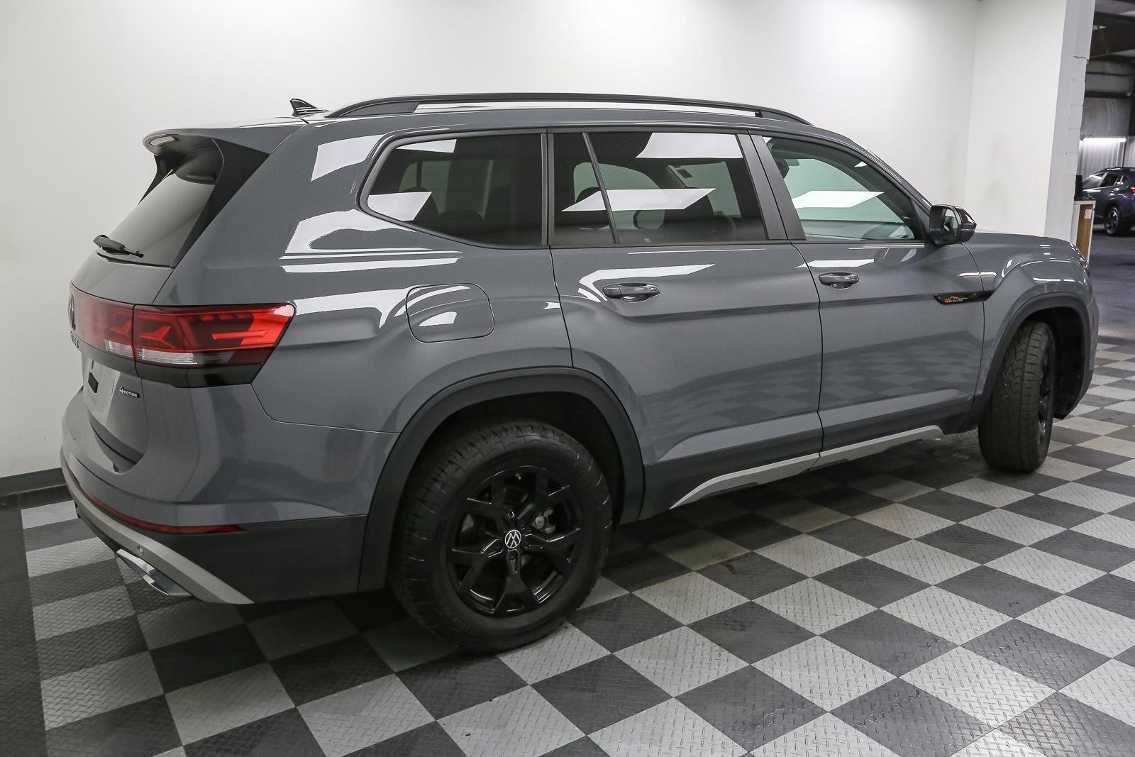 Used 2025 Pure Gray Volkswagen 2.0T Peak Edition image 11