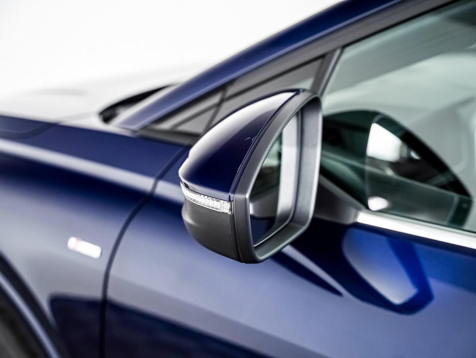 Used 2025 Navarra Blue Audi Premium image 21