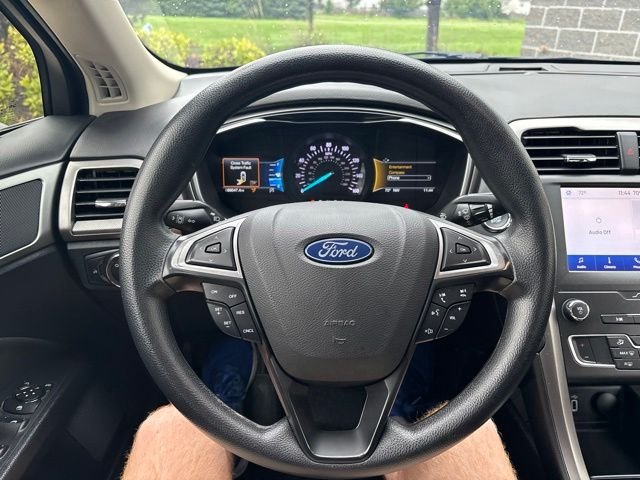 Used 2020 Black Ford SE image 17