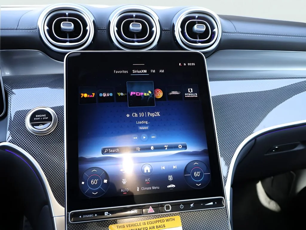New 2026 Polar White Mercedes-Benz GLC 300 image 23
