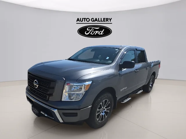 2022 Nissan Titan SV