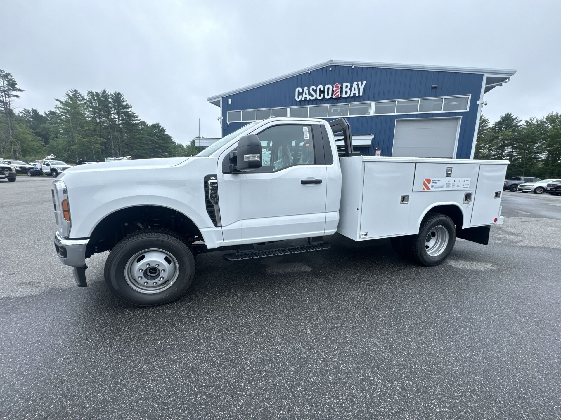 2025 Ford F-350 Super Duty Chassis Cab