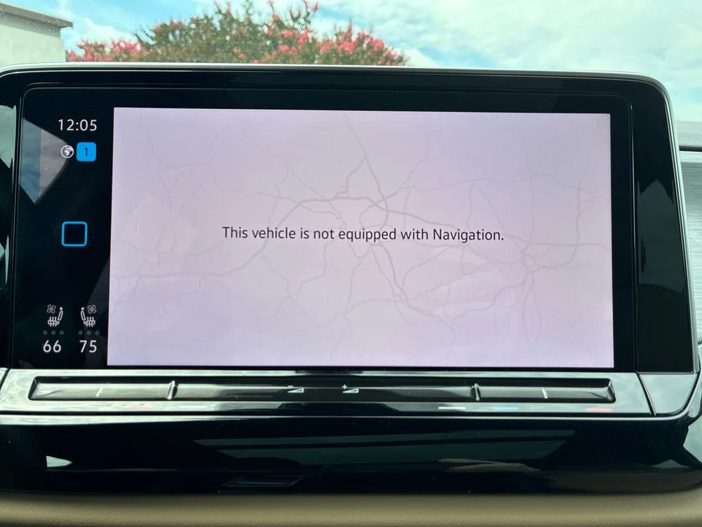 Used 2024  Volkswagen 2.0T SE w/Technology image 19