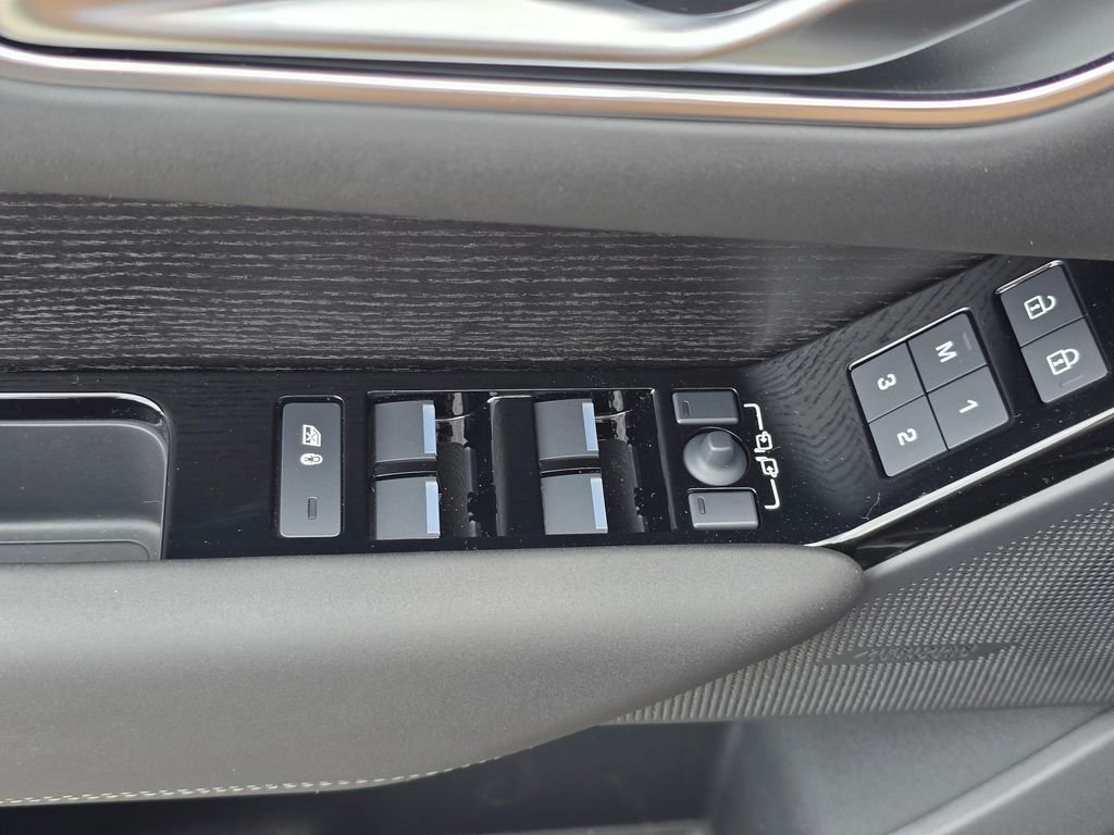 New 2026 Carpathian Grey LAND ROVER  image 29