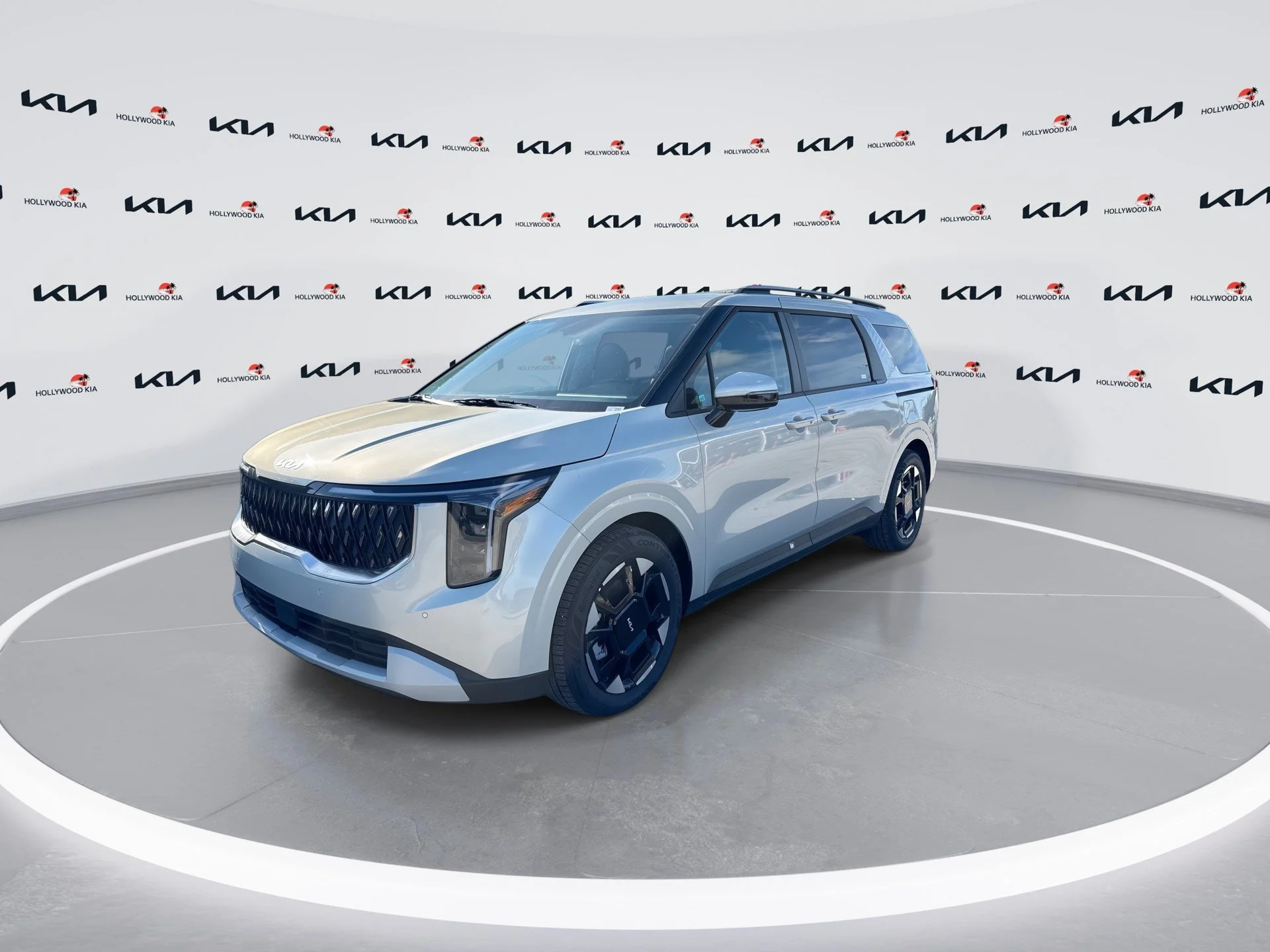 New 2027 Ivory Silver Kia EX image 4