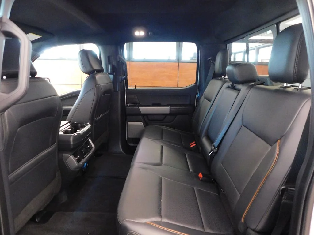 Certified Used 2025 Oxford White Ford Lariat image 34